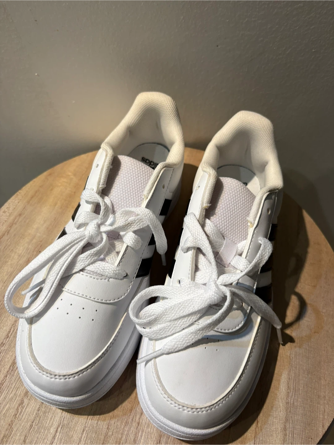 Adidas sneakers size US 4 - photo 2