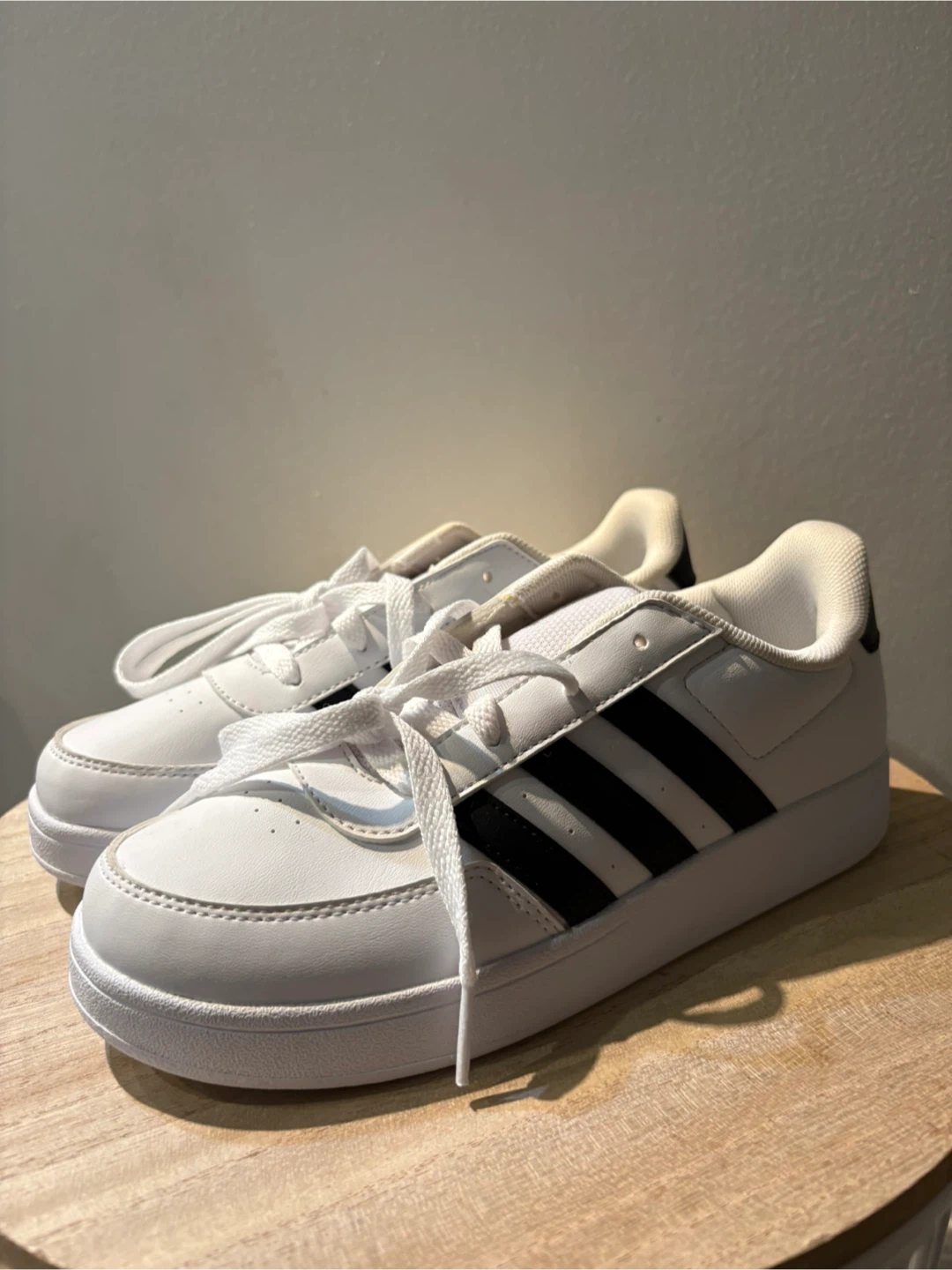 Adidas sneakers size US 4 - photo 4