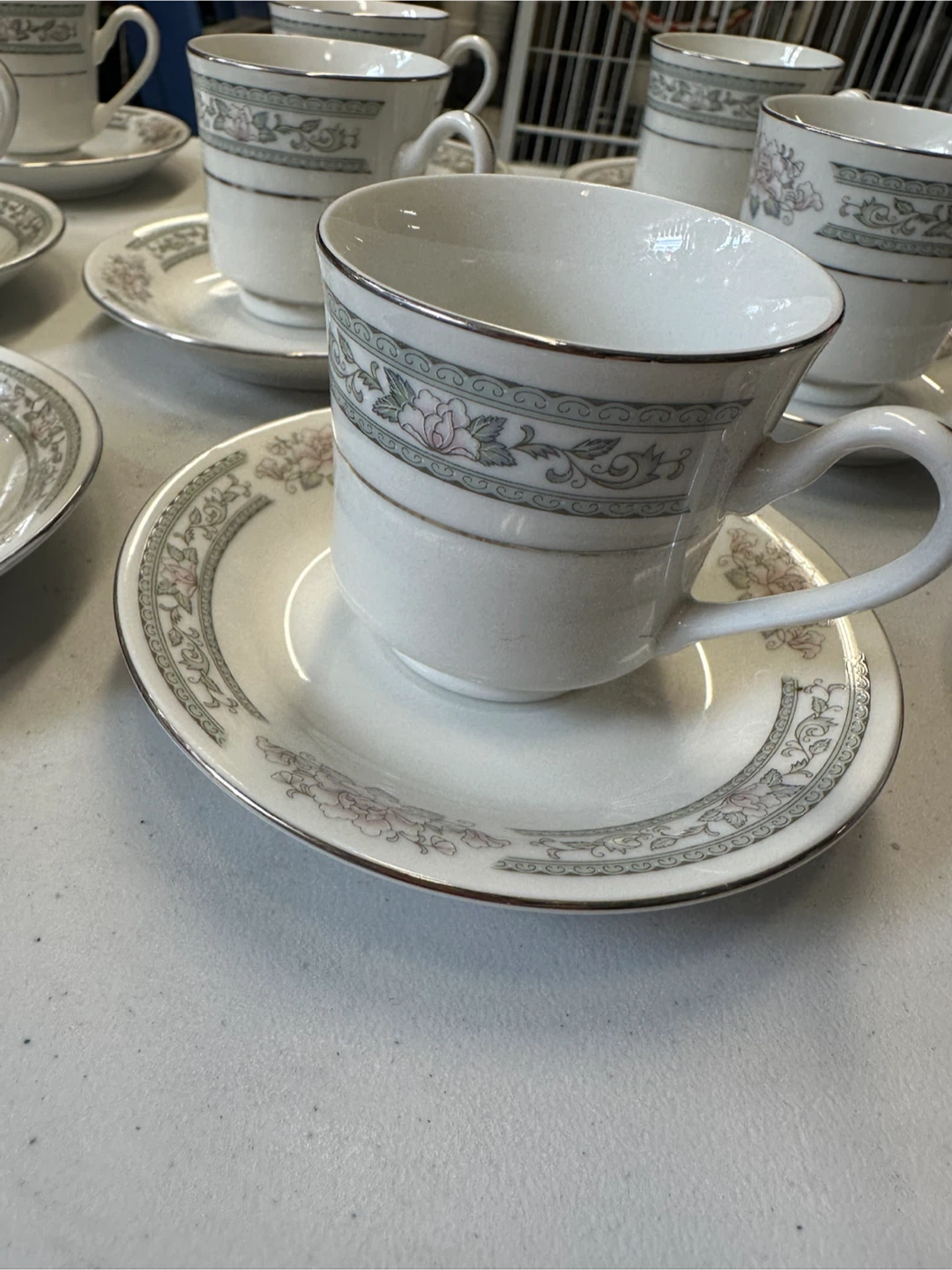 Lynns Fine China Set - photo 3