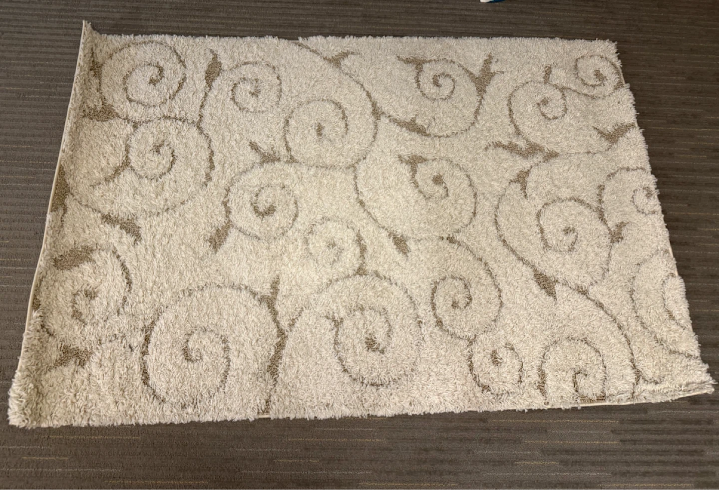 Large Rug (6’ × 4’) — 183 × 120 cm
