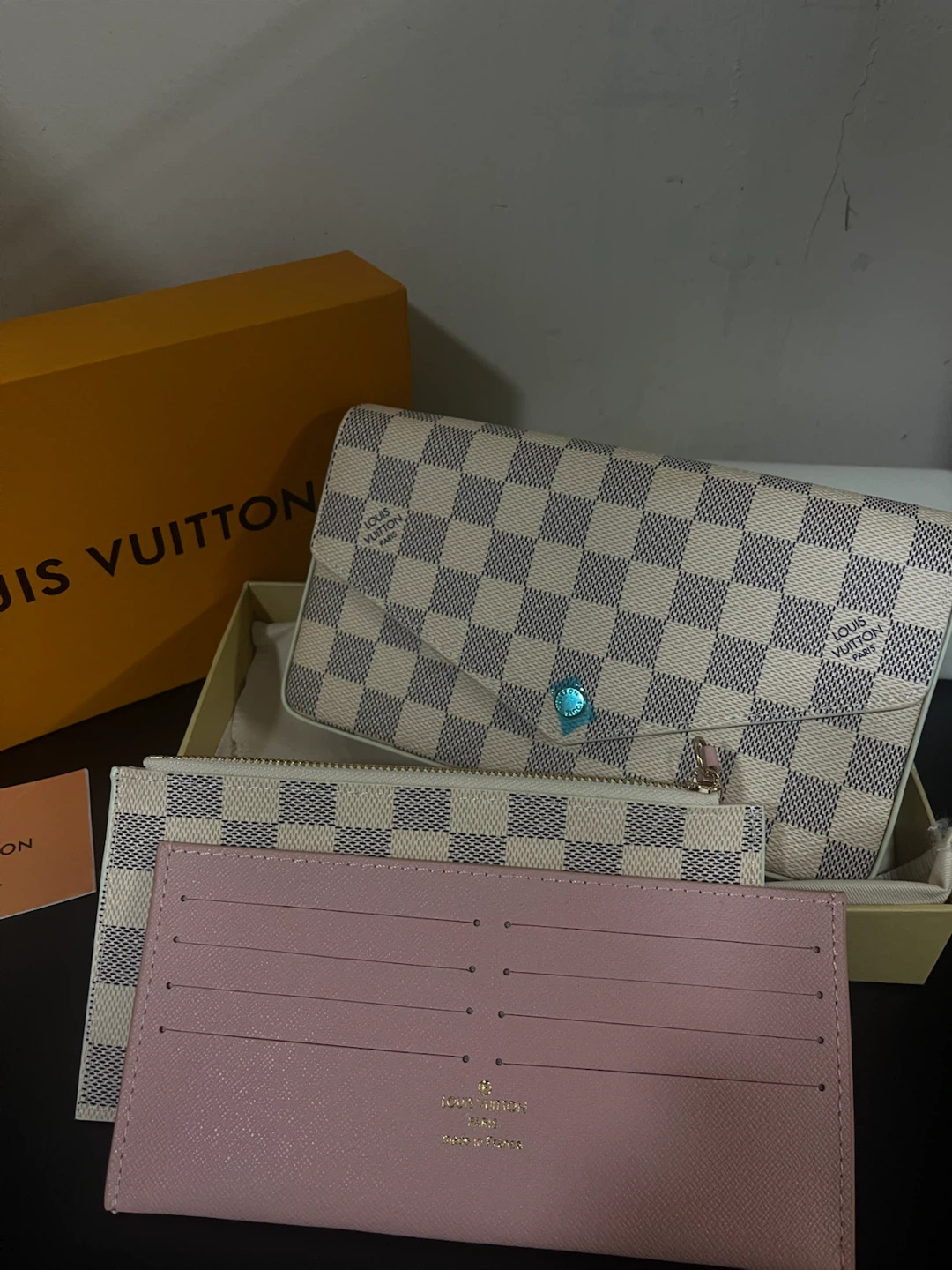 Louis Vuitton Félicie Pochette Damier Azur - photo 5