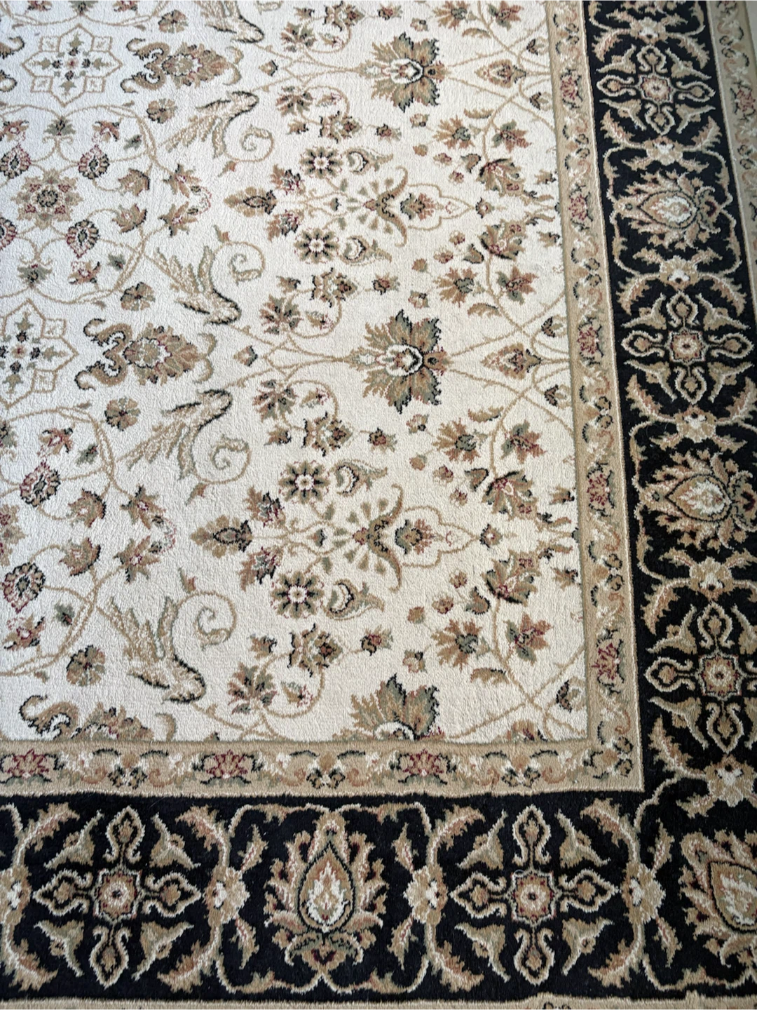 Traditional Area Rug with Floral Pattern - photo 2