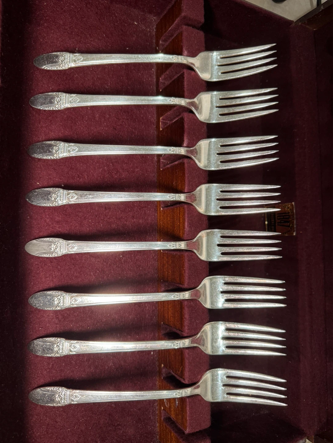 1847 Rogers Bros Silverware Set with Wooden Case - photo 4