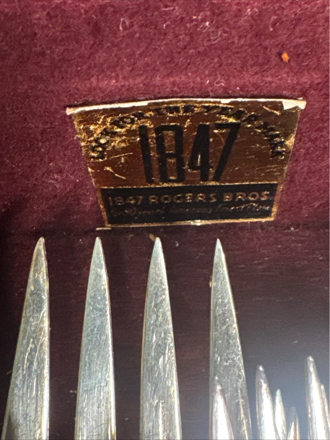 1847 Rogers Bros Silverware Set with Wooden Case - photo 2