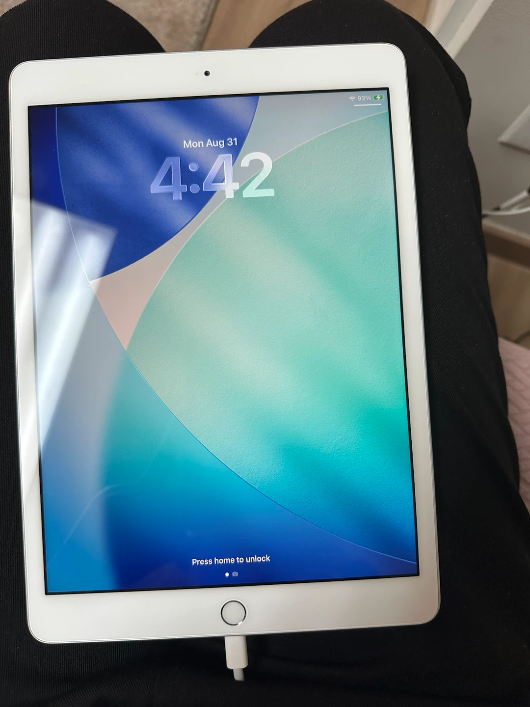 Apple iPad 8th Generation 32GB - photo 4
