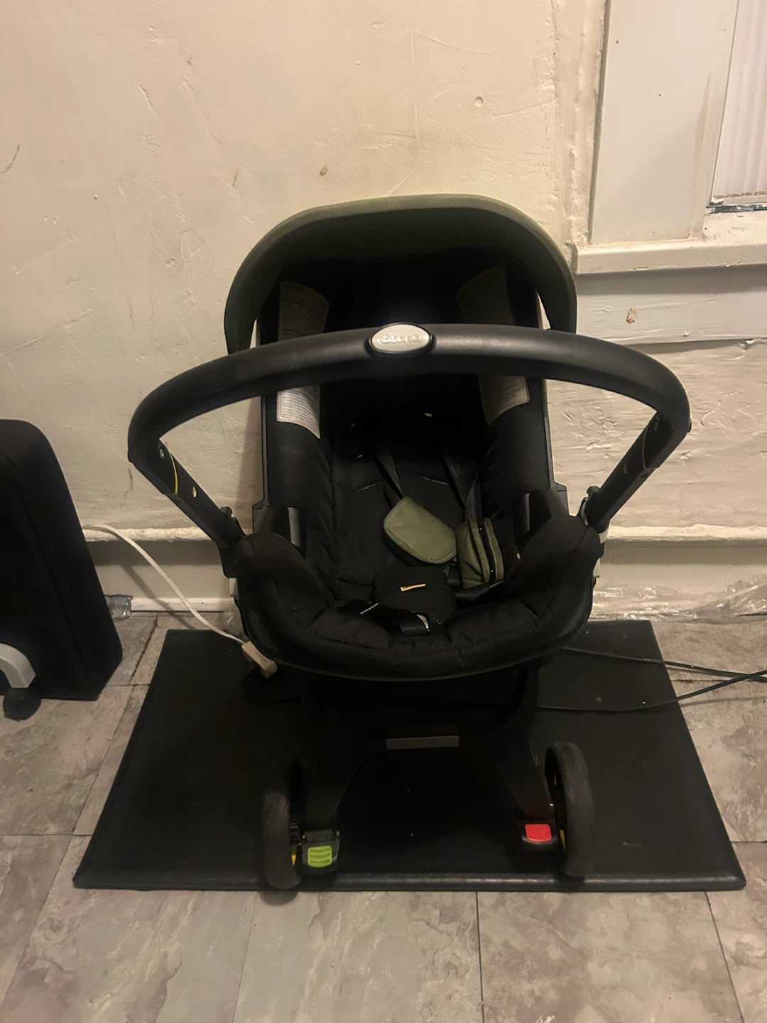 Doona Infant Car Seat and Stroller - photo 2