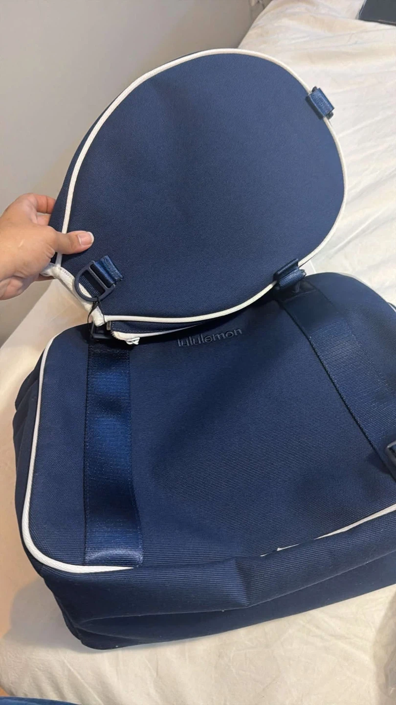 Lululemon Pickleball Bag Navy - photo 2