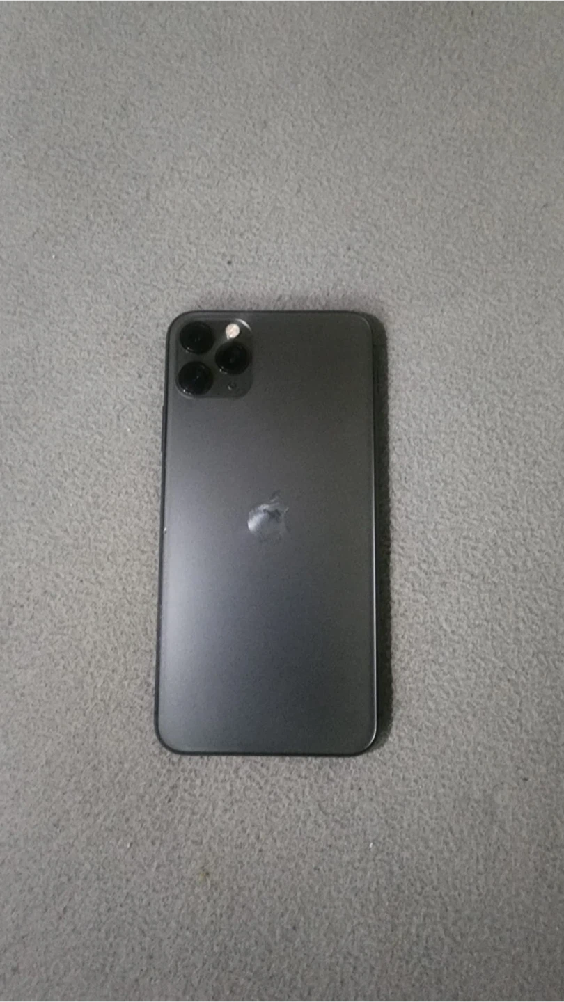 Apple iPhone 11 Pro Max - photo 2