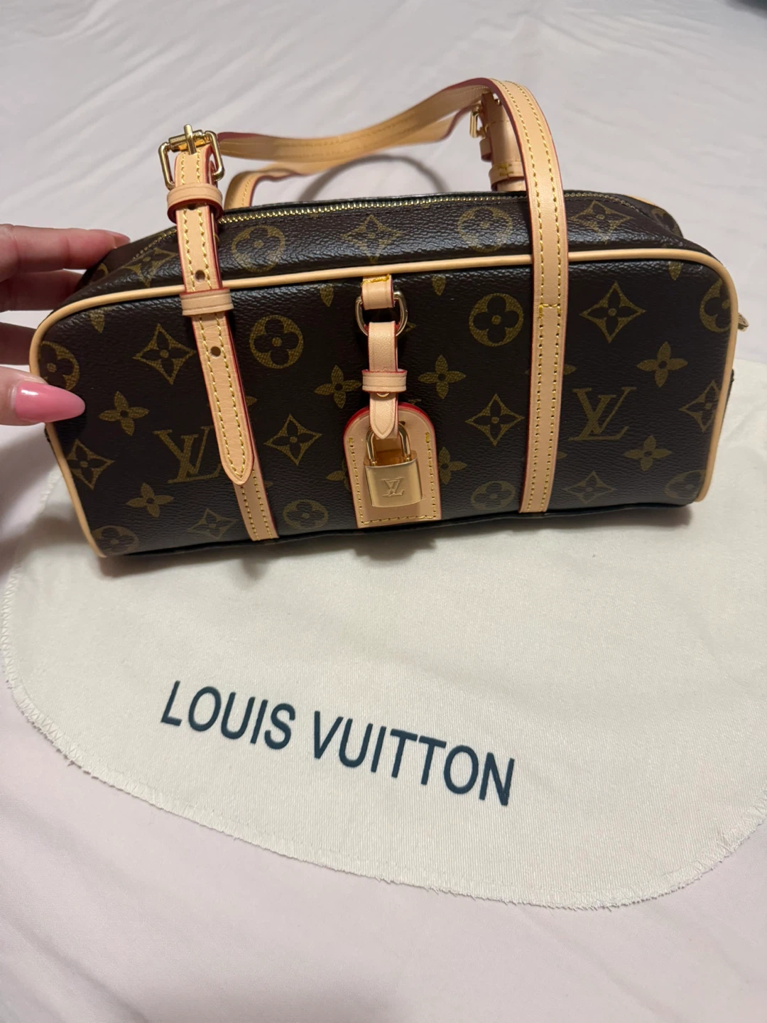Louis Vuitton Monogram Handbag - photo 2