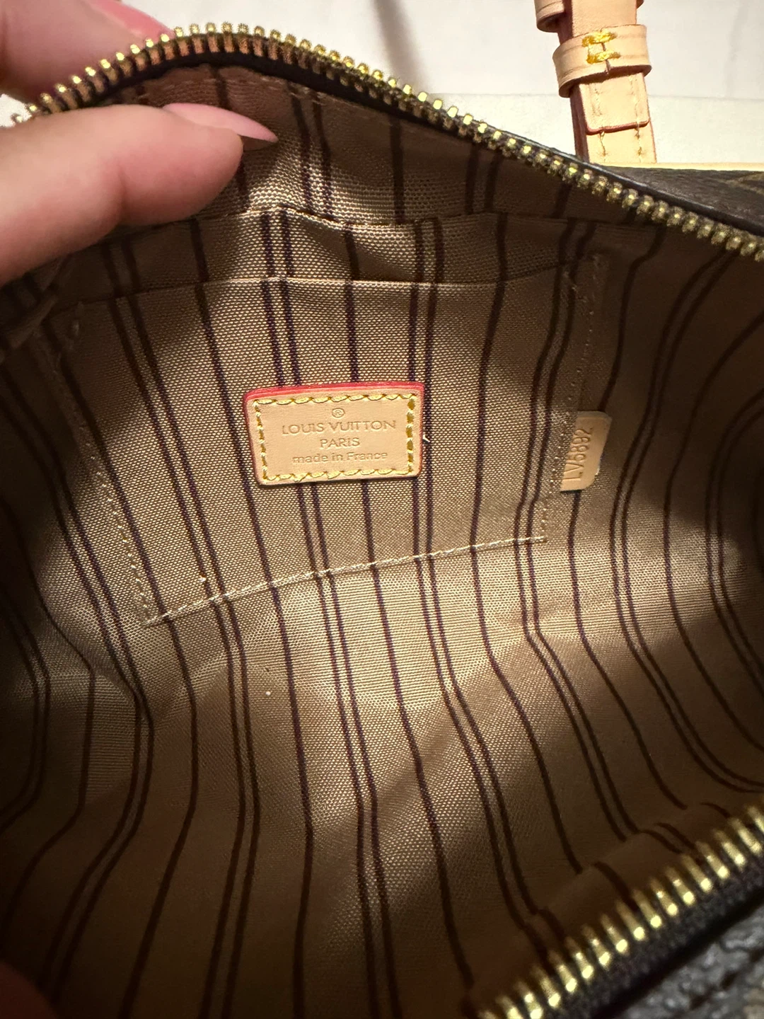 Louis Vuitton Monogram Handbag - photo 5