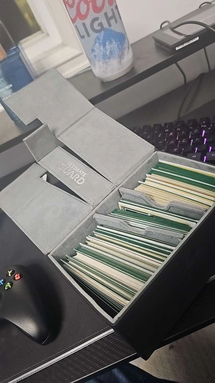 Old and new Pokémon cards Ultimate Guard Deck Box