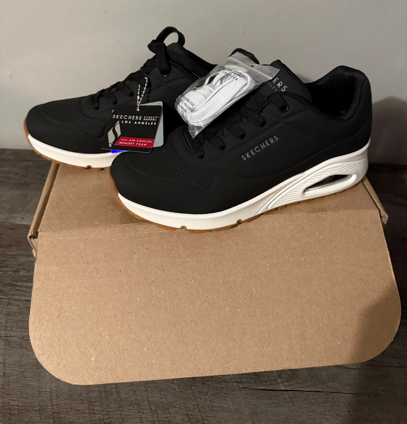 Skechers Womens Uno Stand on Air Sneakers - Black - Size 8 - photo 3
