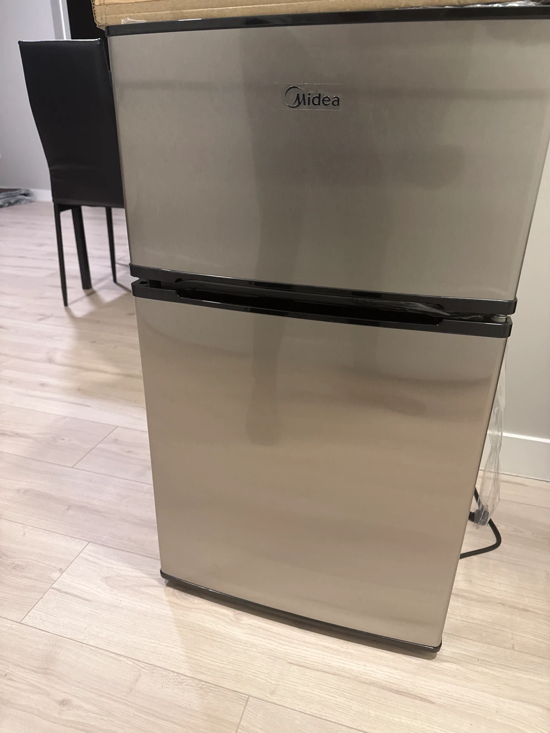 Midea Compact 2-Door Refrigerator