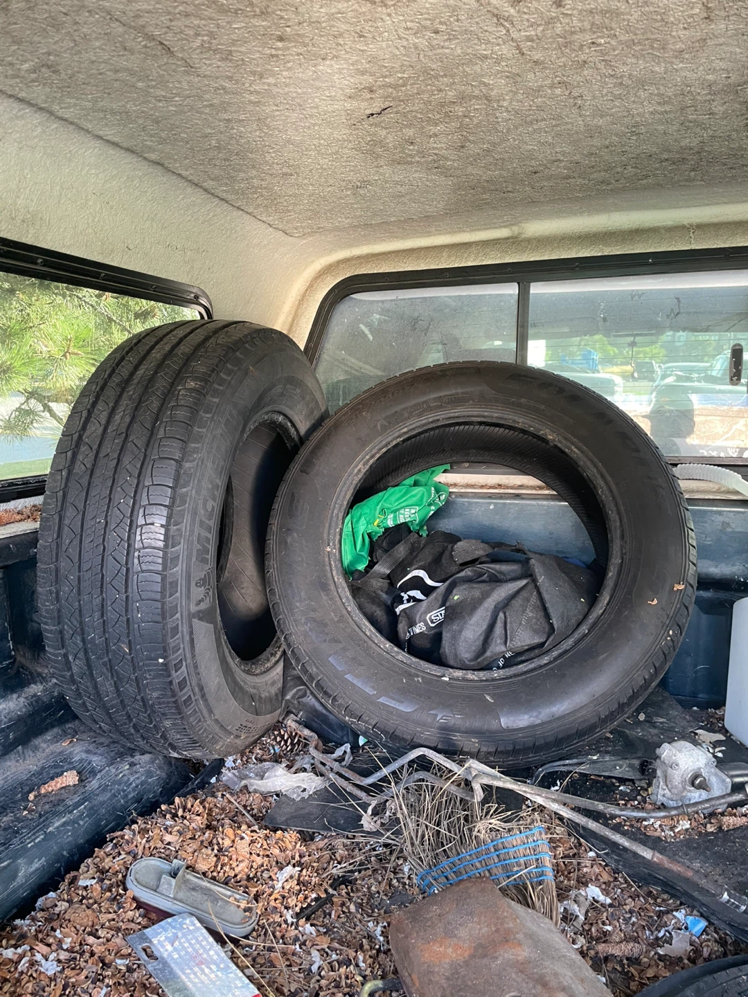 Two Michelin Latitude Tour Tires P235/70R16 - photo 4