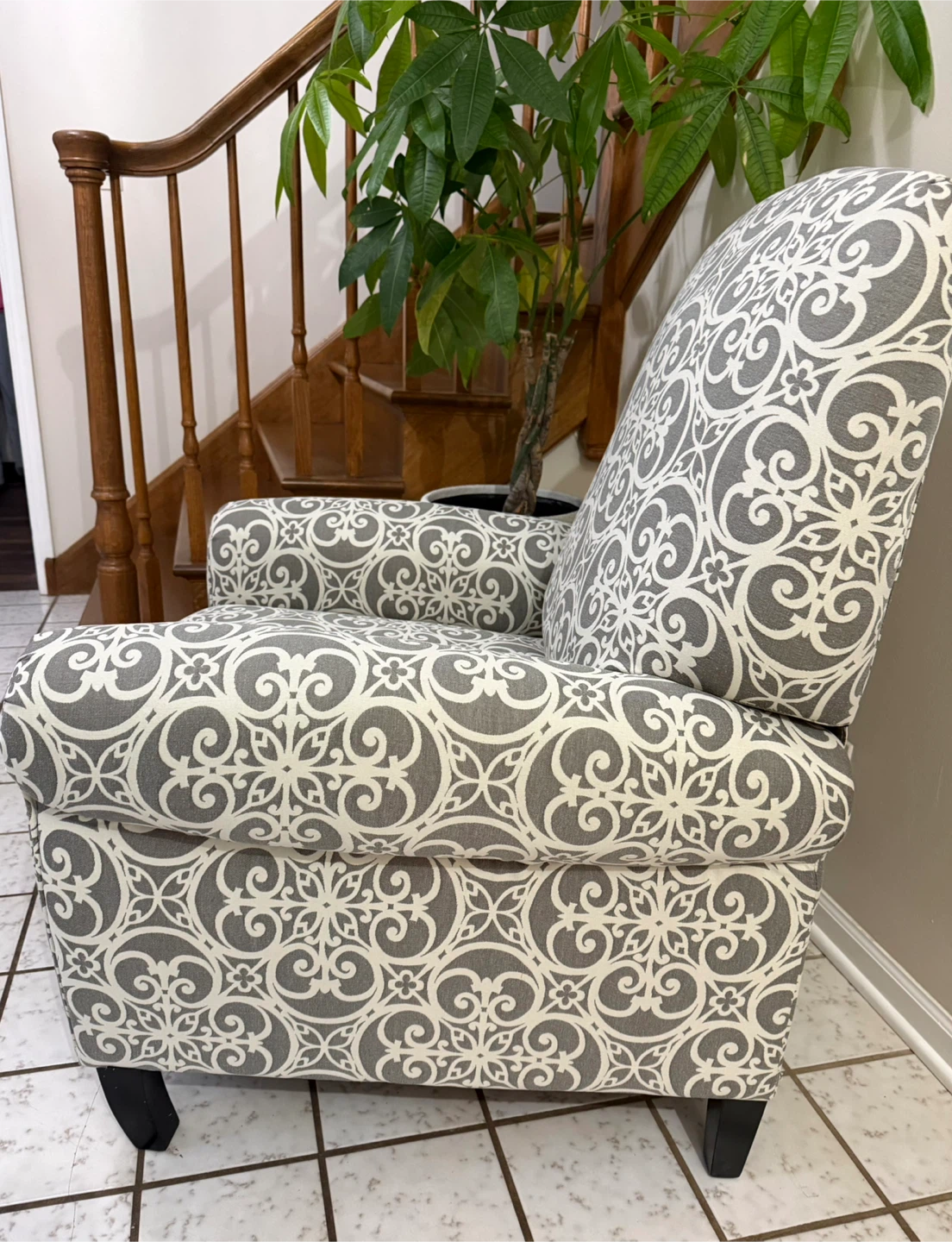 Gray and White Patterned Recliner - photo 5