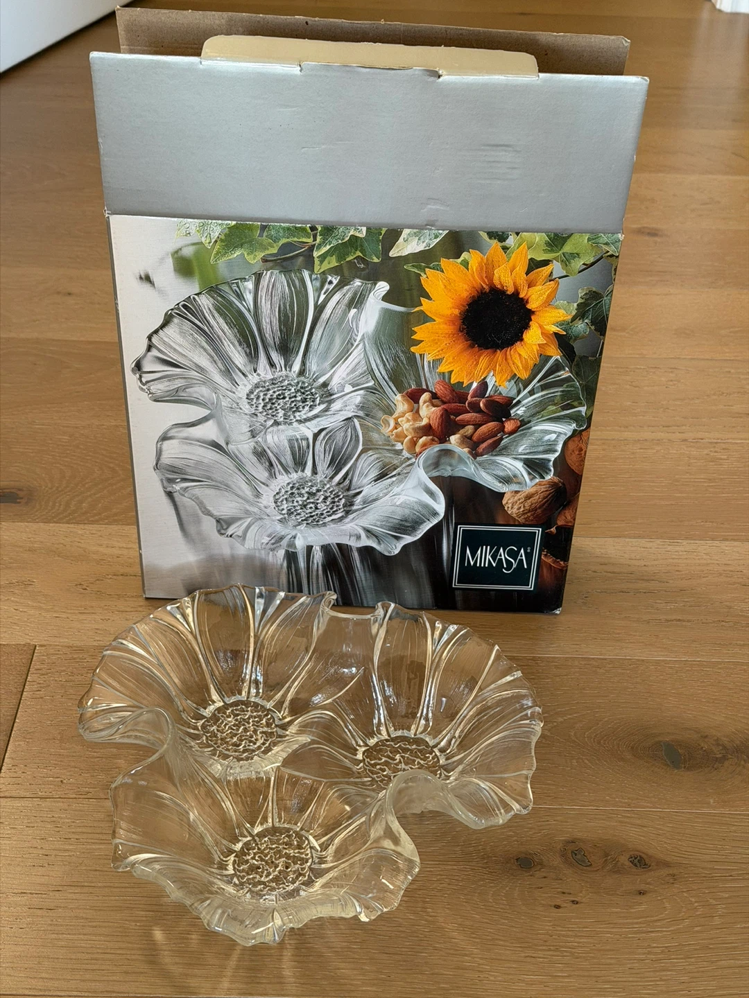 MIKASA sunflower clear divided triple relish / serving bowl