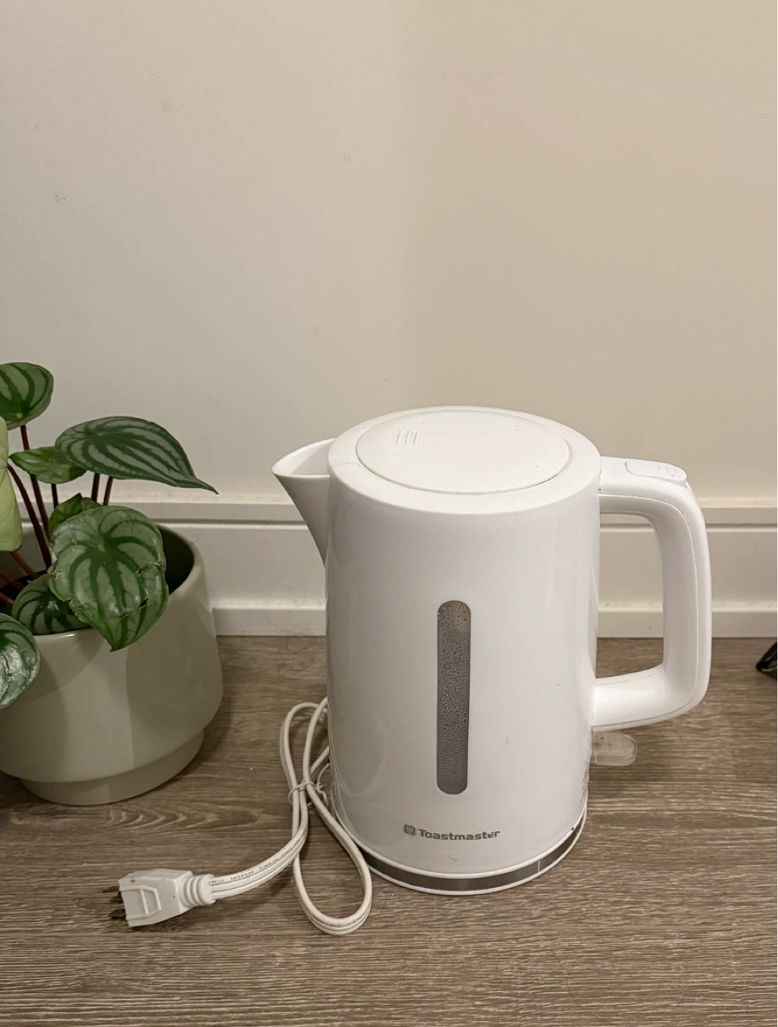 Mainstays 1.7L White Electric Kettle - photo 2