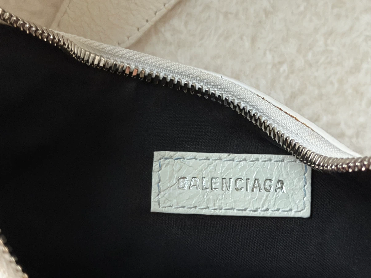 Balenciaga Le Cagole Shoulder Bag White - photo 3