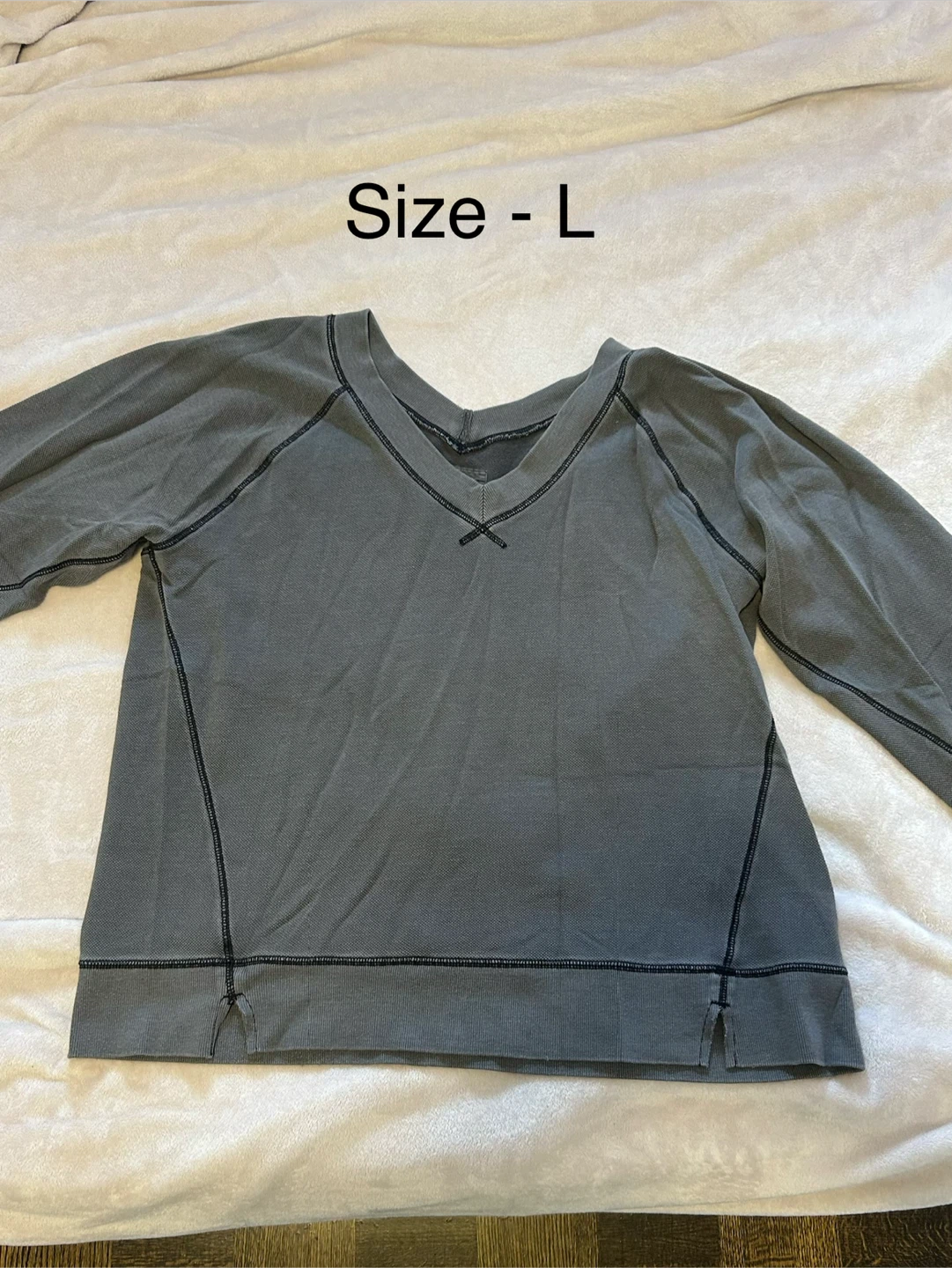 Aerie V-Neck Long Sleeve Sweater