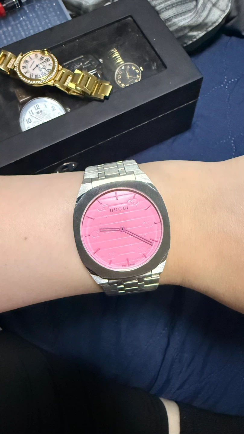 Gucci watch with pink face - photo 2