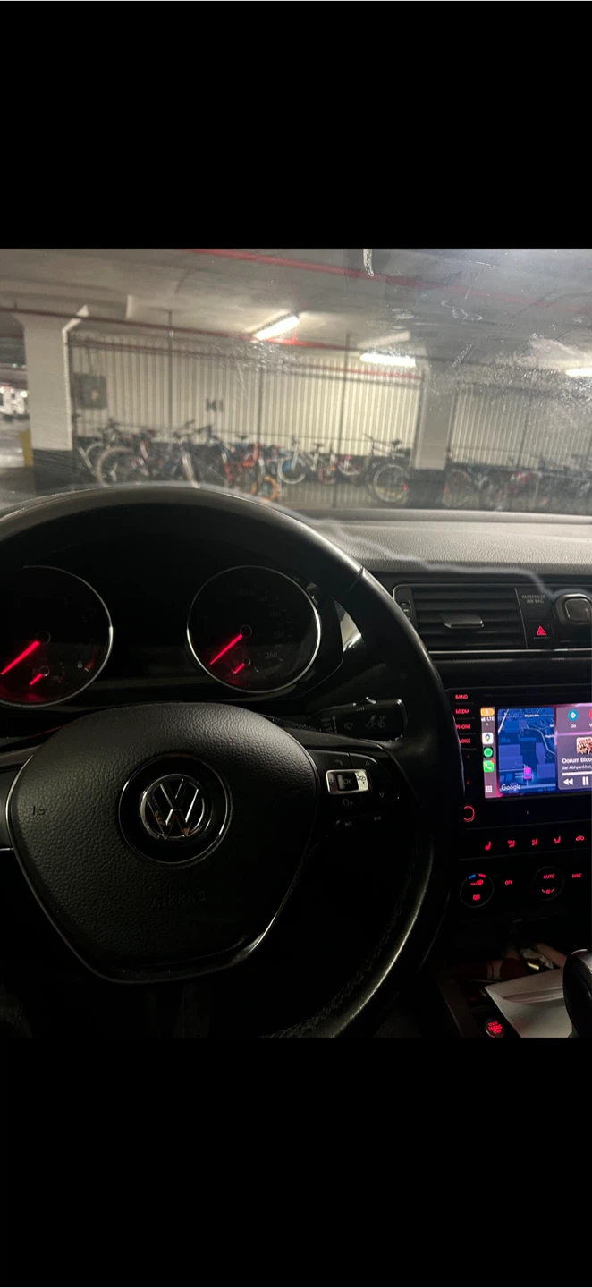 White Volkswagen Jetta - photo 3