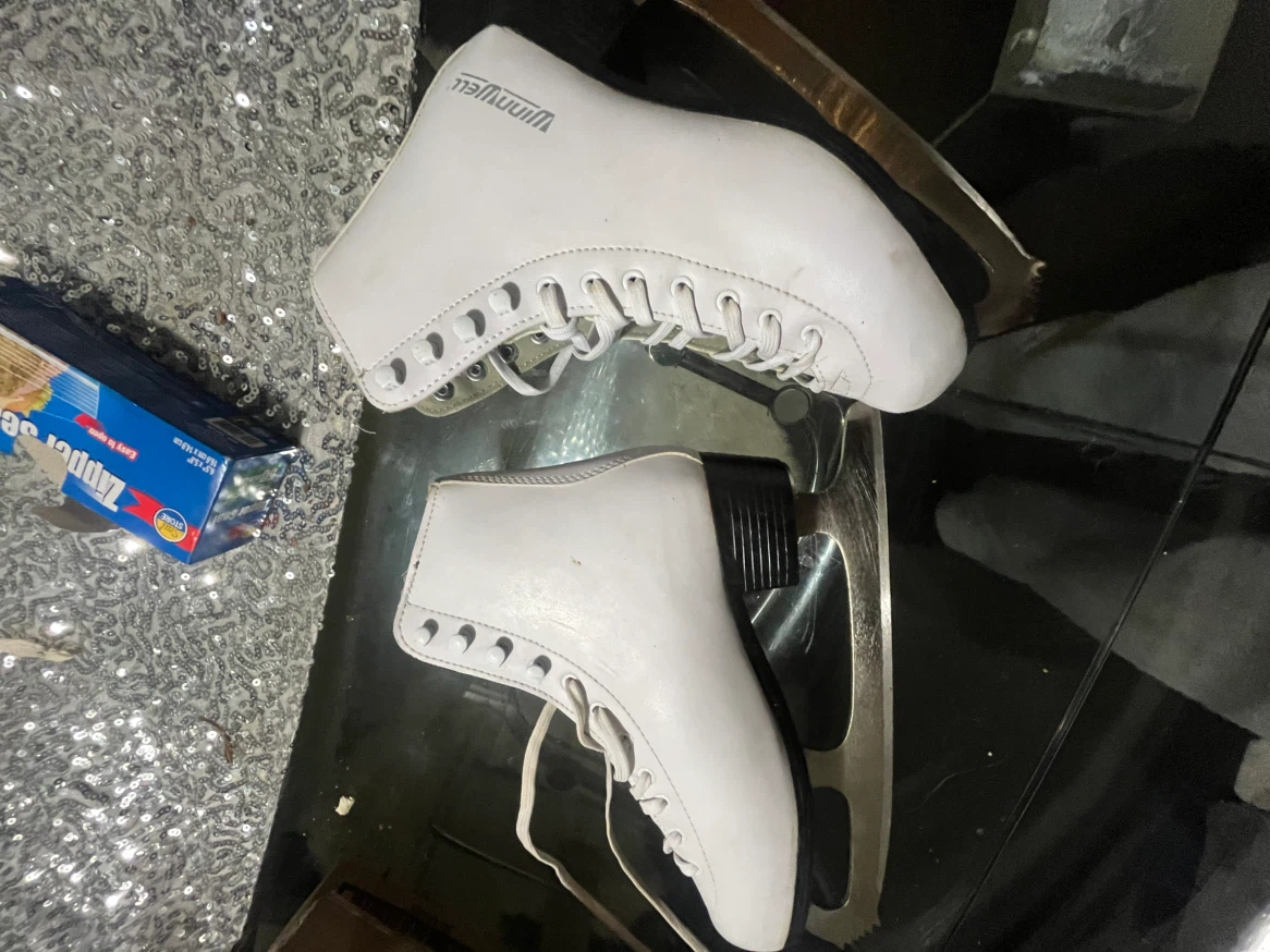 Winnwell White Figure Skates Size 6