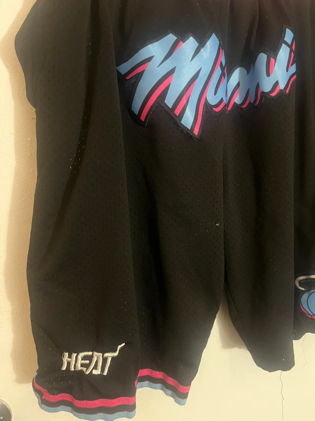 Hardwood Classics Miami Heat Basketball Shorts 2XL - photo 2