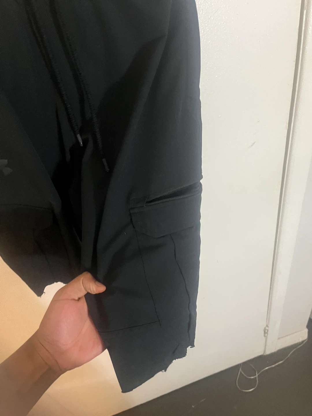 Under Armour Black Cargo Shorts - photo 3