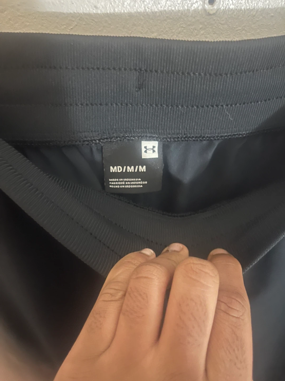 Under Armour Black Cargo Shorts - photo 4