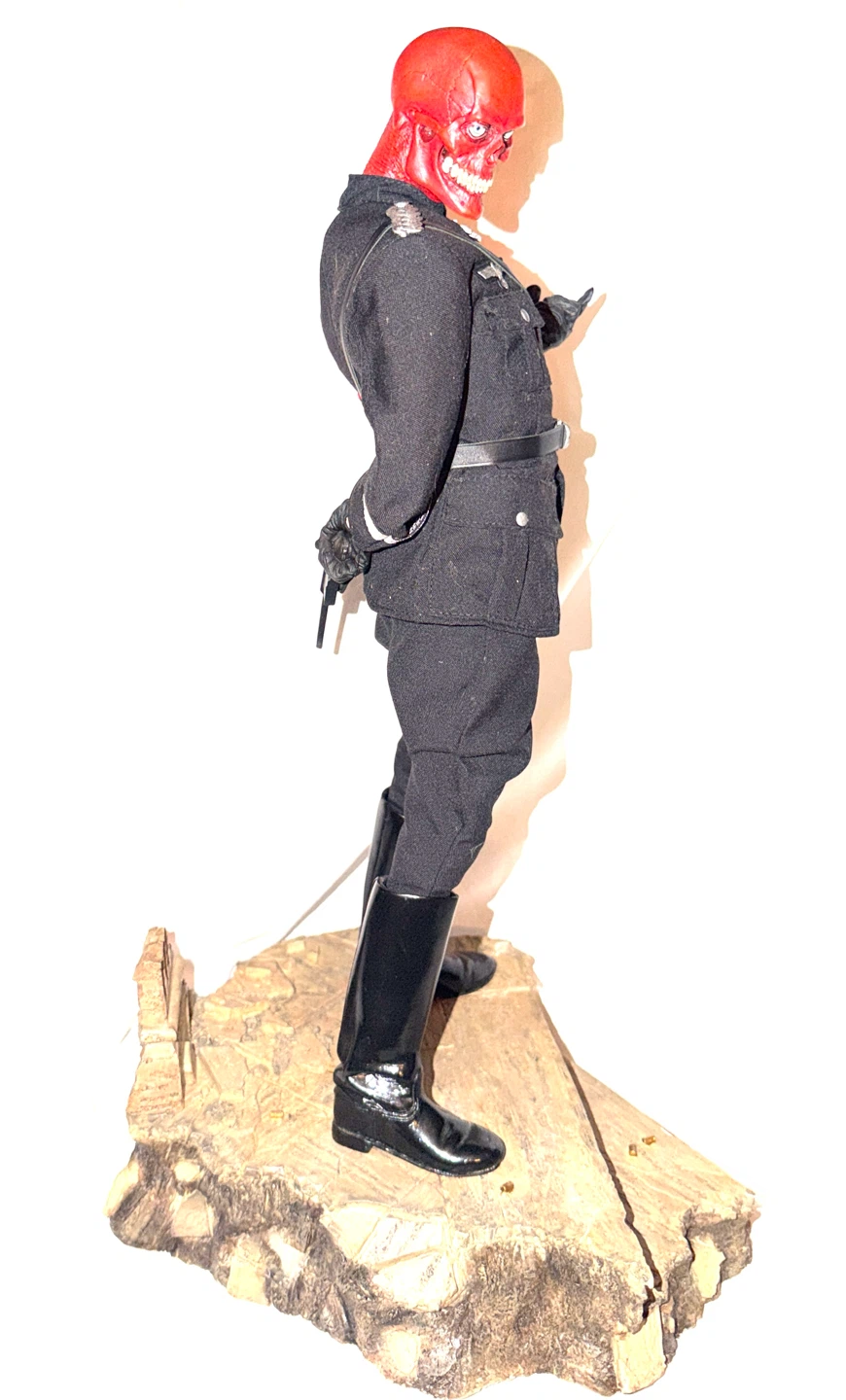 Sideshow Marvel Red Skull Premium Format Figure - photo 3