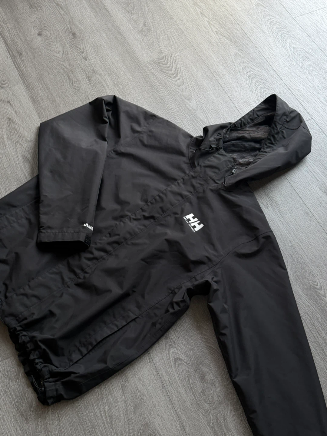Helly Hansen Uline Black Rain Jacket