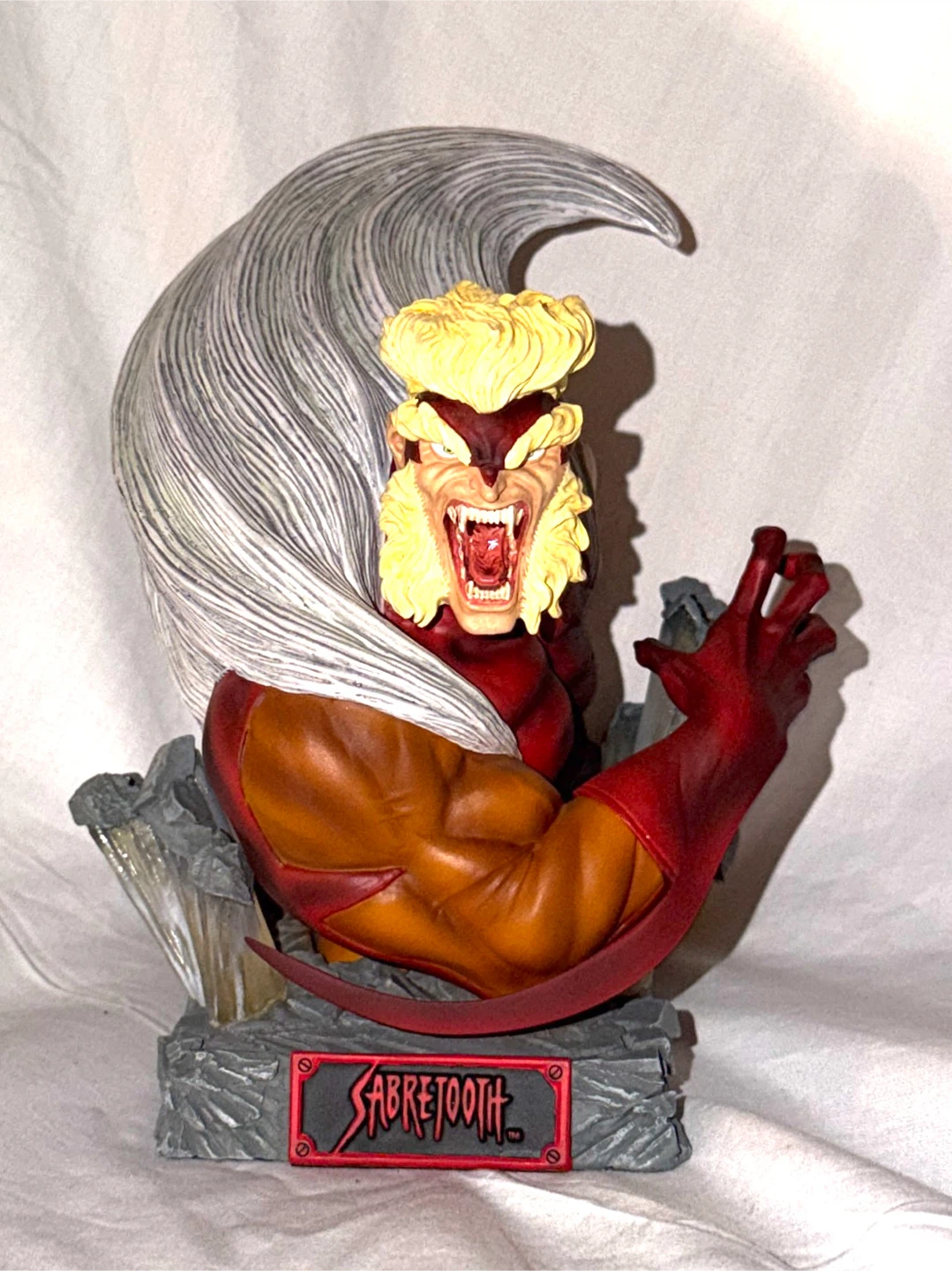 Art Asylum Marvel Sabertooth Rogues Gallery Bust - photo 2