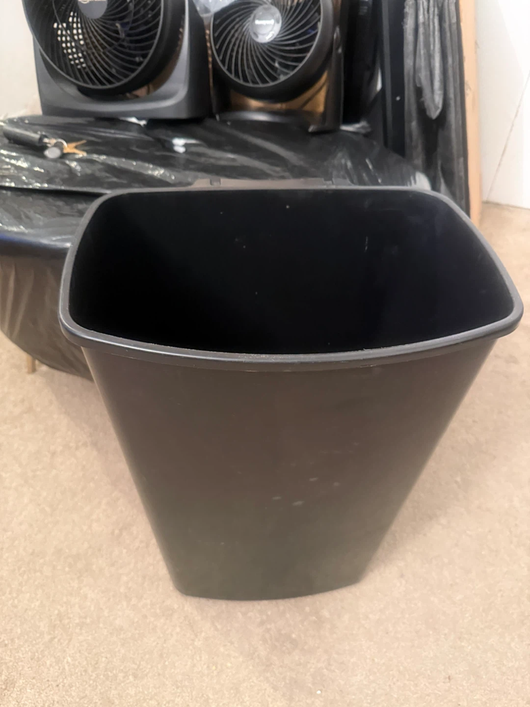 Rubbermaid Commercial 10.25 Gallon Trash Can