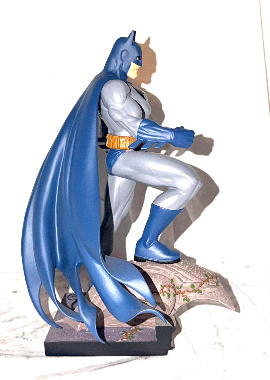 DC Direct Jim Lee Batman Statue. Justice league collectible - photo 5