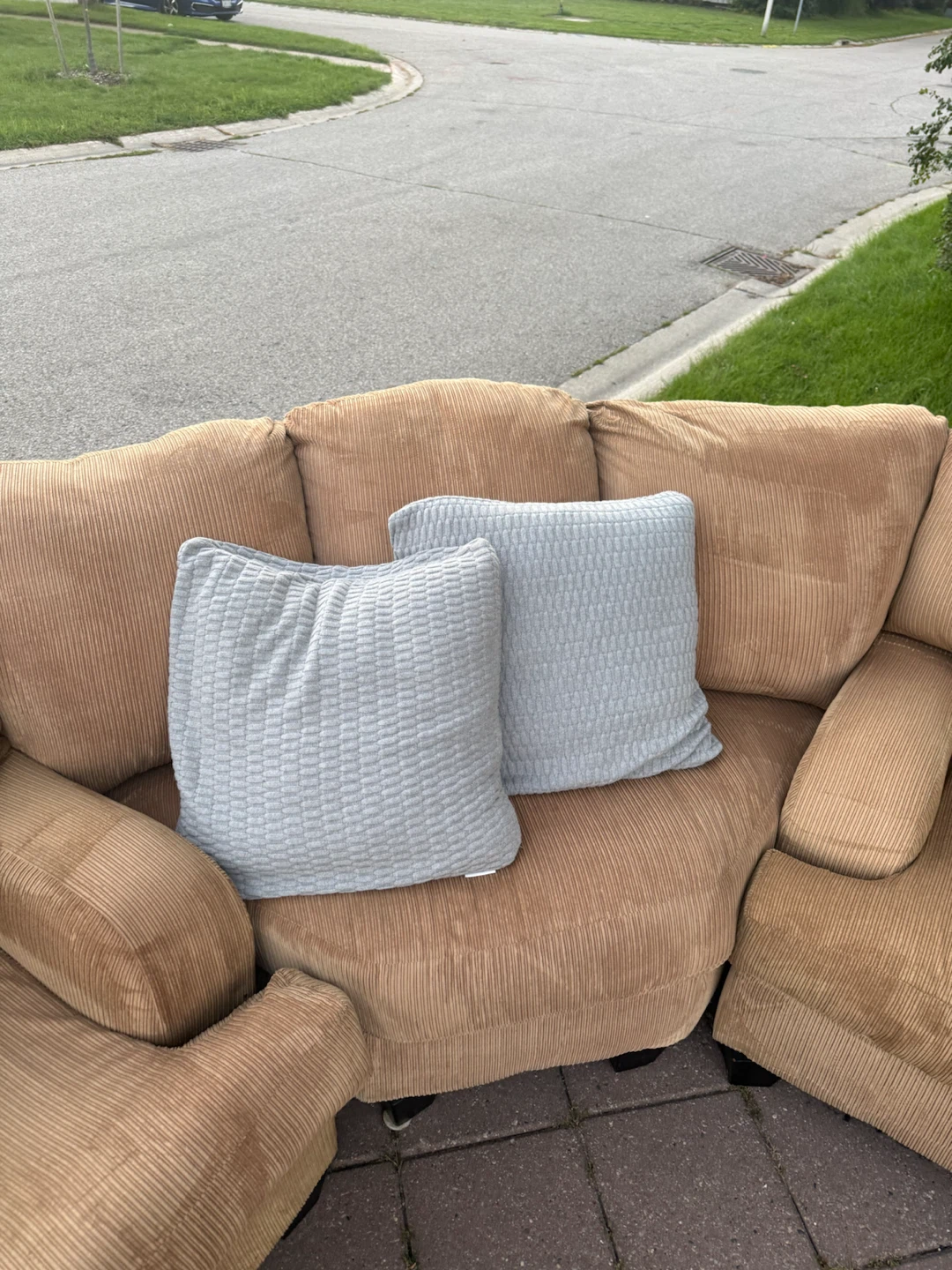 6 Seater Large Beige Sectional - photo 4