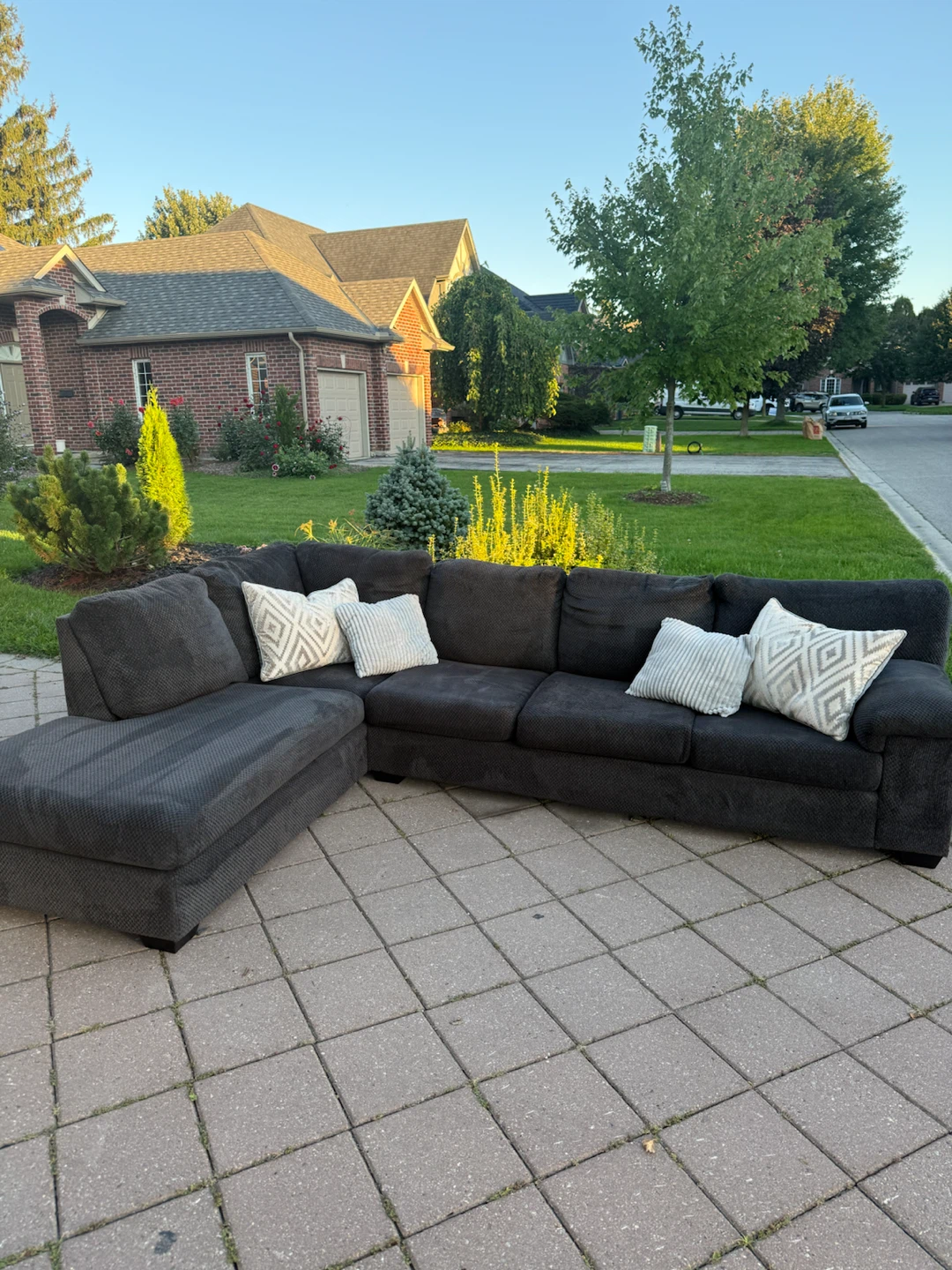 6 Seater Black Sectional