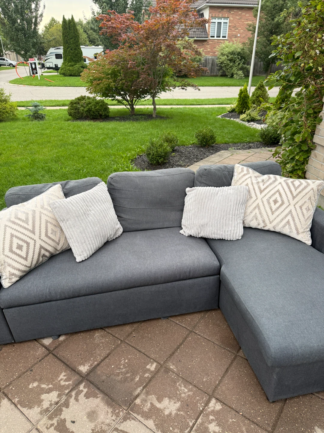3 Seater Grey Sectional With Storage - photo 2