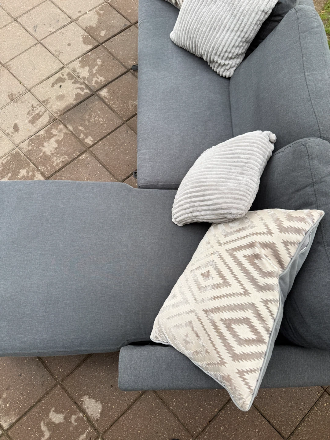 3 Seater Grey Sectional With Storage - photo 5