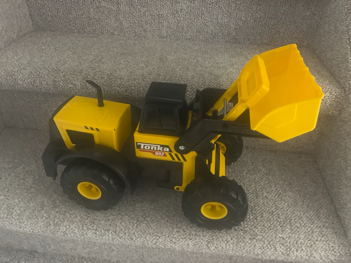 Tonka 952 Front Loader Toy - photo 2