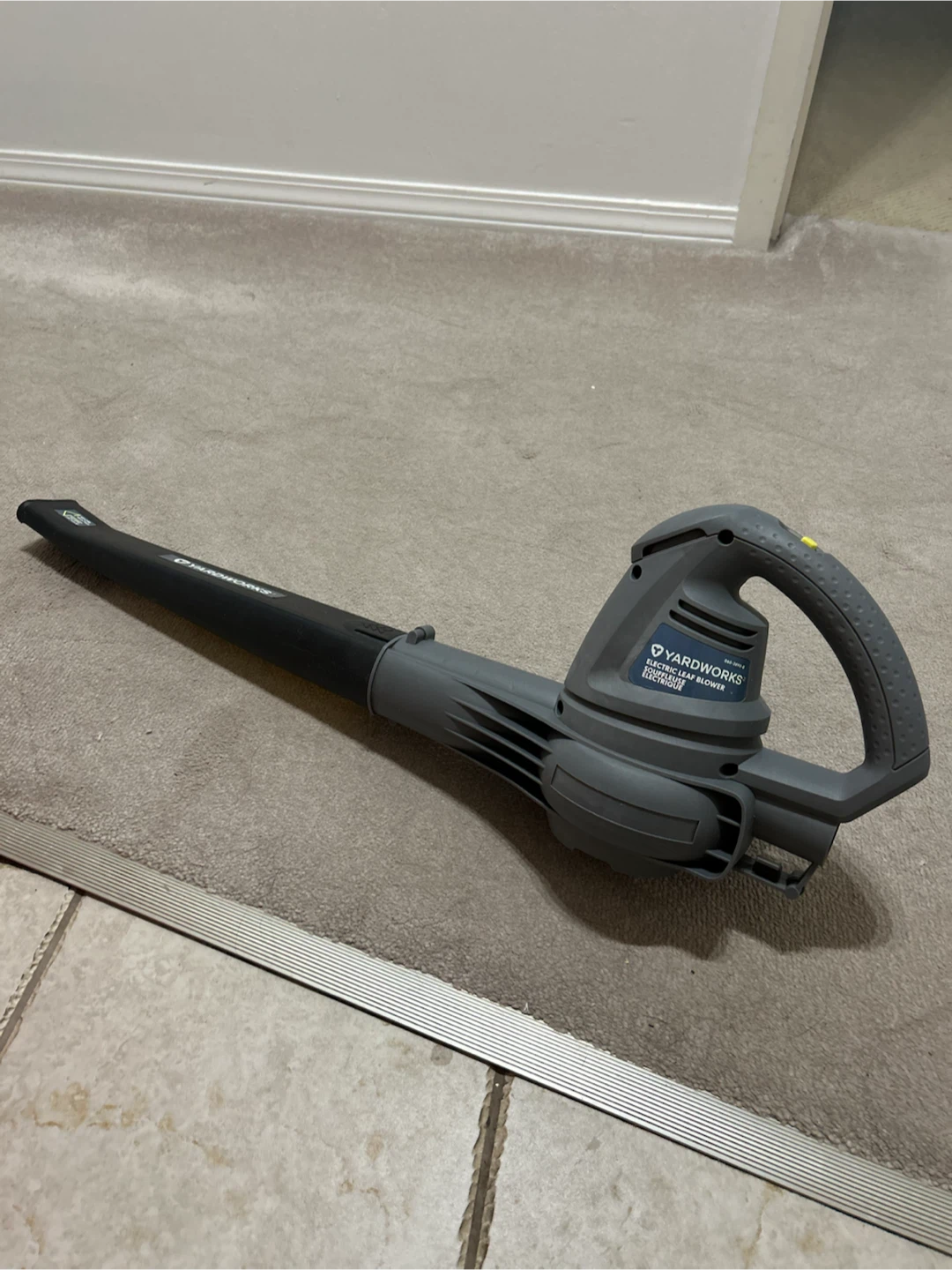 Yardworks Electric Leaf Blower