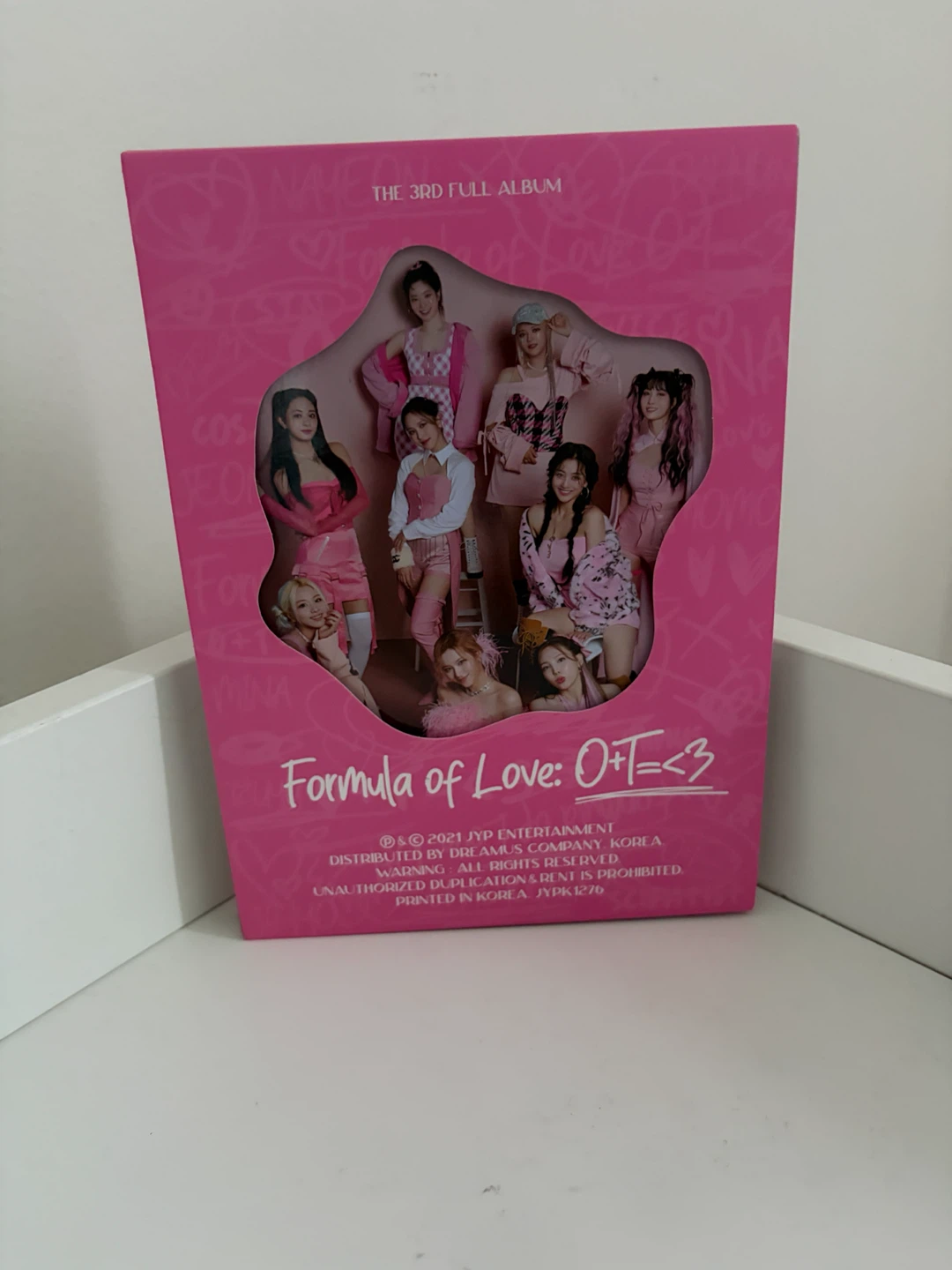 TWICE Formula of Love: O+T=<3