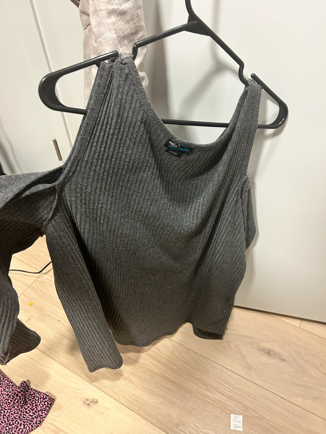 Assorted Women's Clothing Bundle - photo 5
