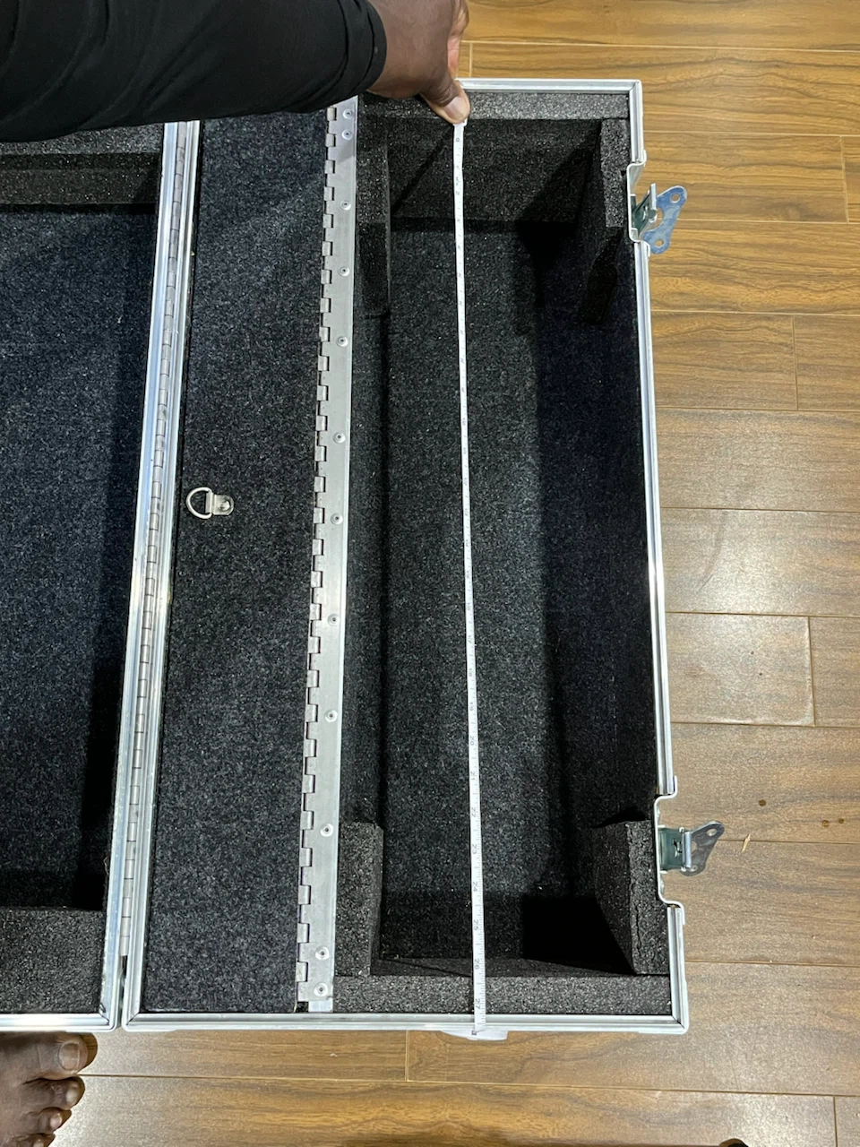Hard Shell Flight Case w/ wheels! - photo 2