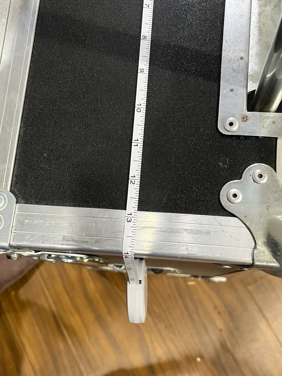 Hard Shell Flight Case w/ wheels! - photo 5