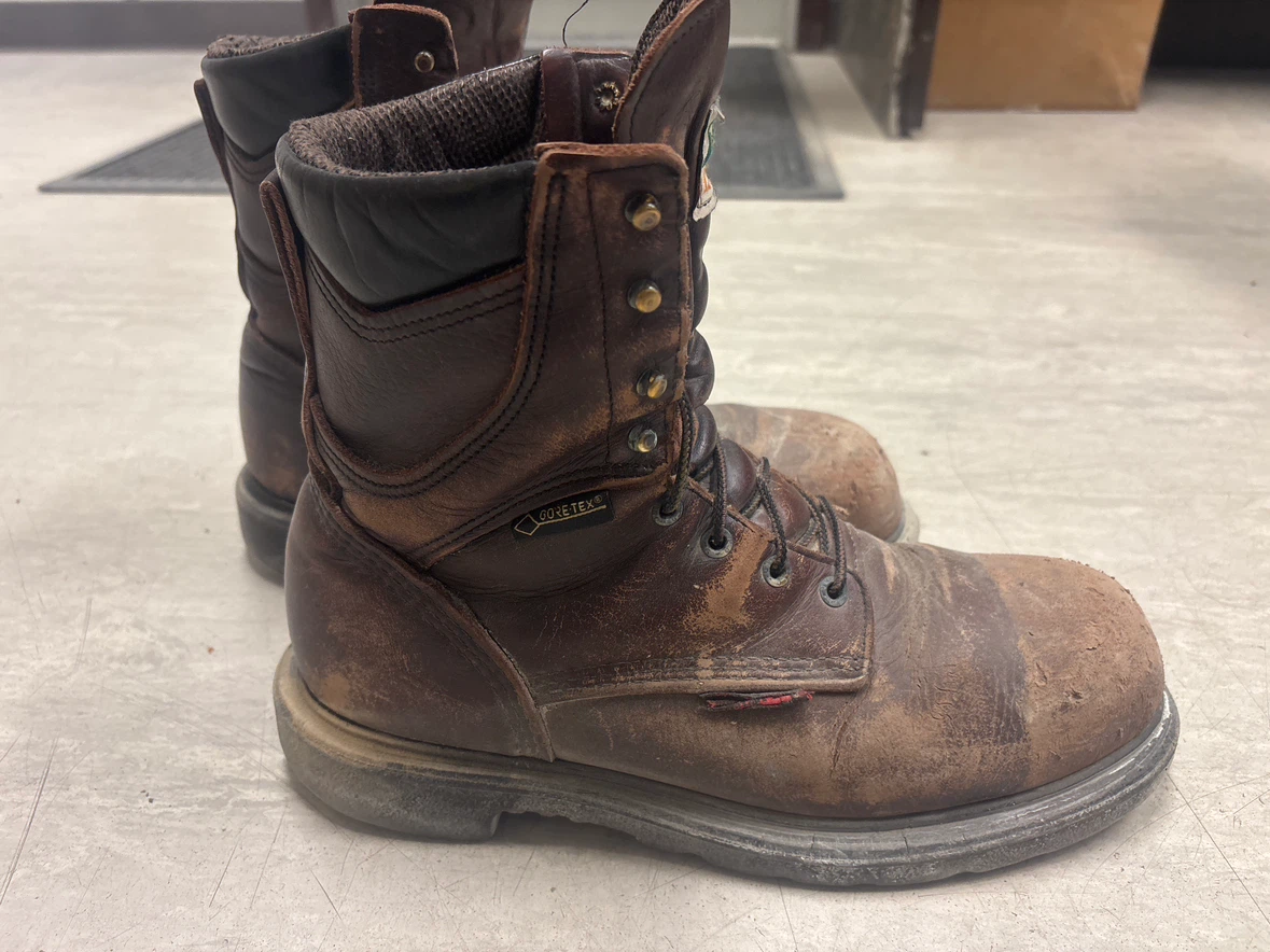 Red Wing Shoes 2412 Work Boots Size 9 - photo 2