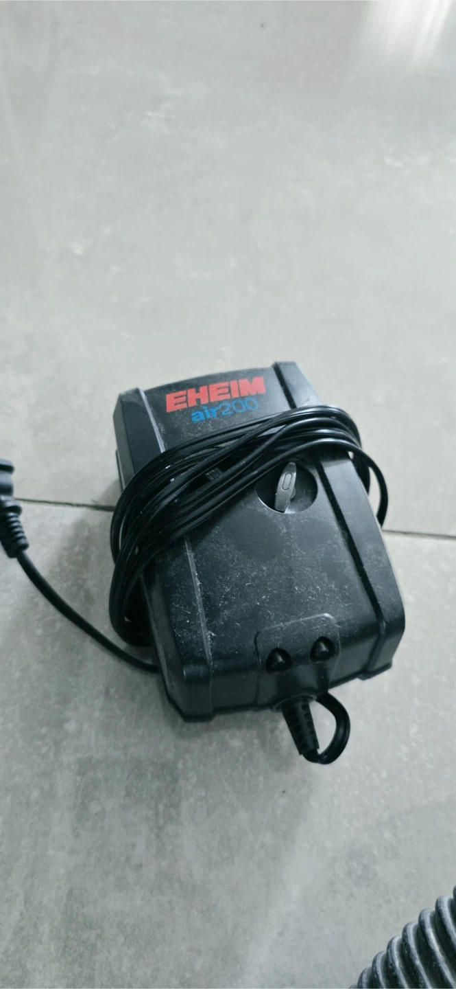 Aquarium equipment and glass tank bundle - photo 4