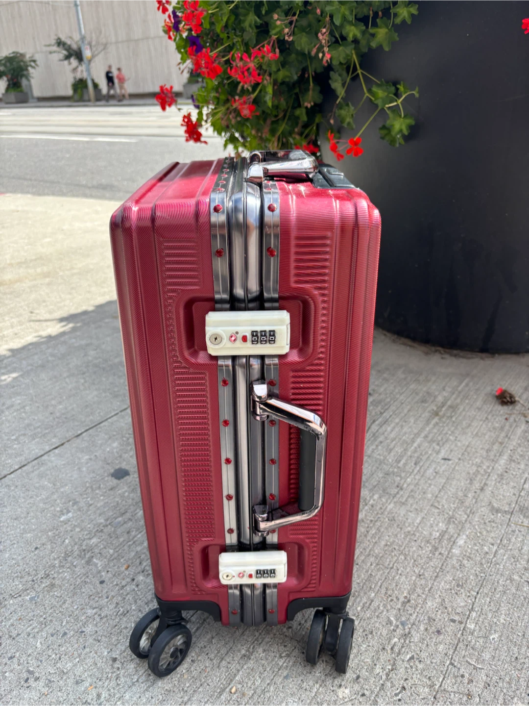 Red Scaye Professional Carry-On Luggage - photo 3