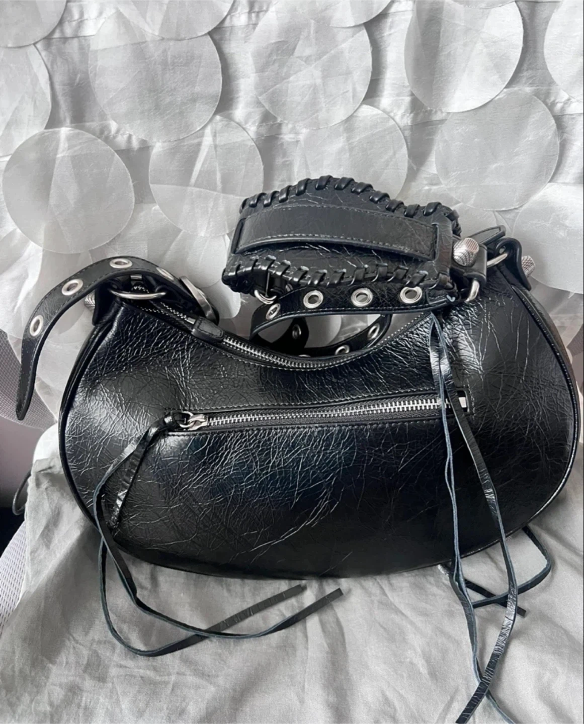 Balenciaga Le Cagole Shoulder Bag - Black - photo 5