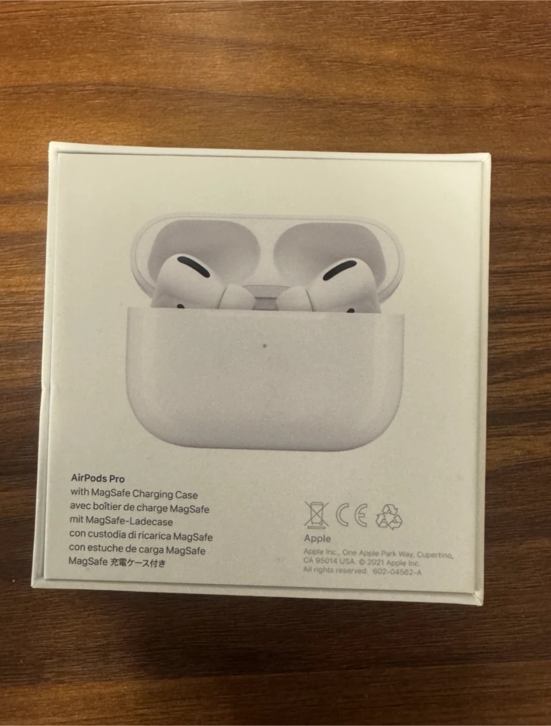 Apple AirPods Pro with MagSafe Charging Case - photo 3