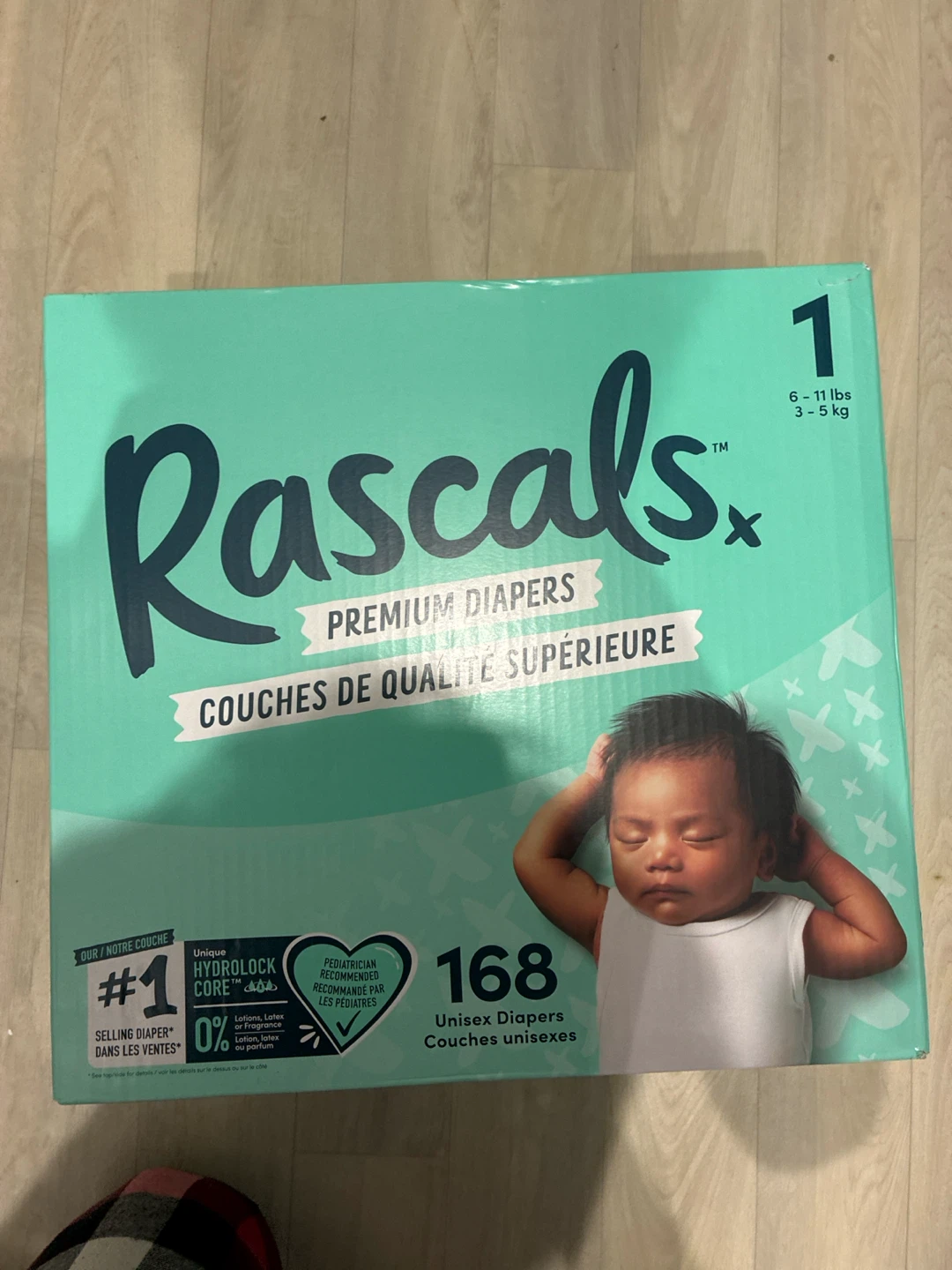 Rascals Size 1 Diapers (168 count) and Nike 3-Piece Set - photo 2